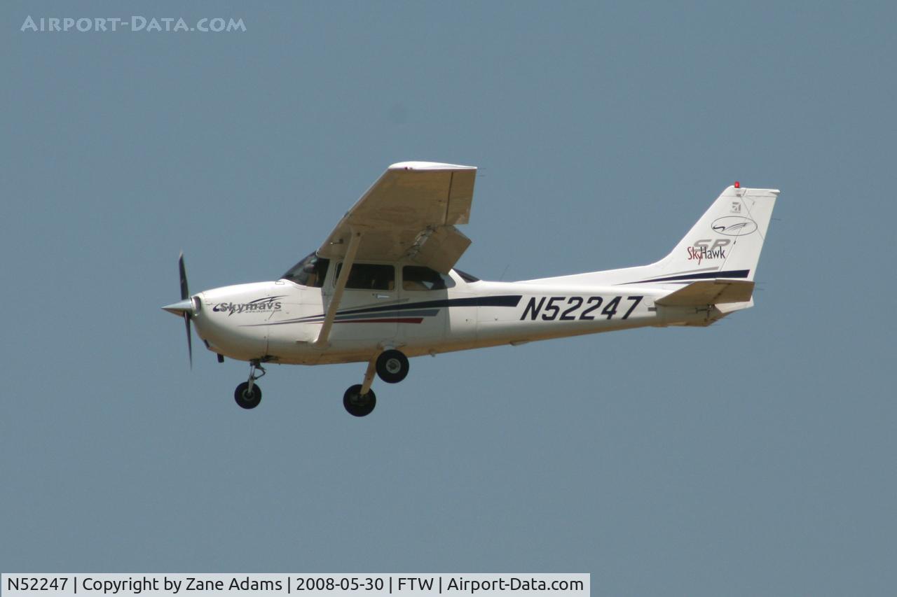 N52247, 2002 Cessna 172S C/N 172S9147, At Meacham Field