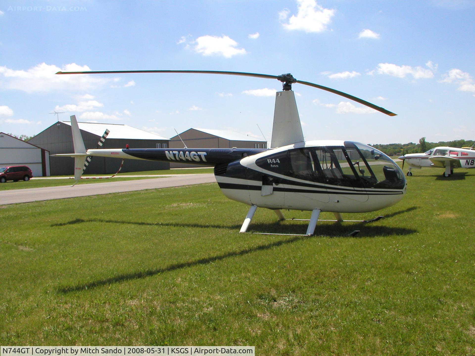 N744GT, 1999 Robinson R44 C/N 0624, Fleming Field Fly-In 2008.