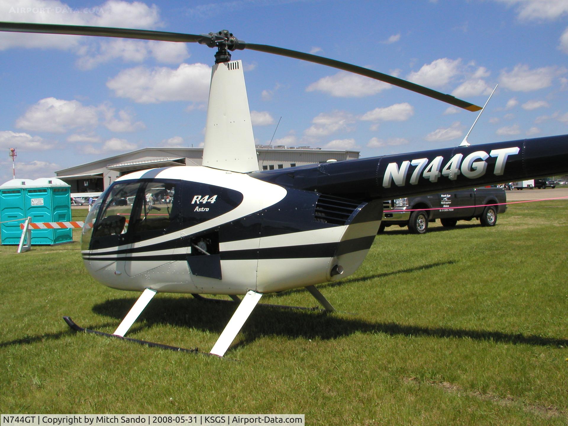 N744GT, 1999 Robinson R44 C/N 0624, Fleming Field Fly-In 2008.