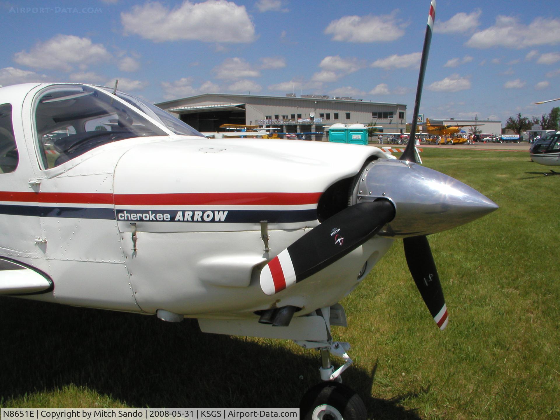 N8651E, 1976 Piper PA-28R-200 Arrow II C/N 28R-7635193, Fleming Field Fly-In 2008.