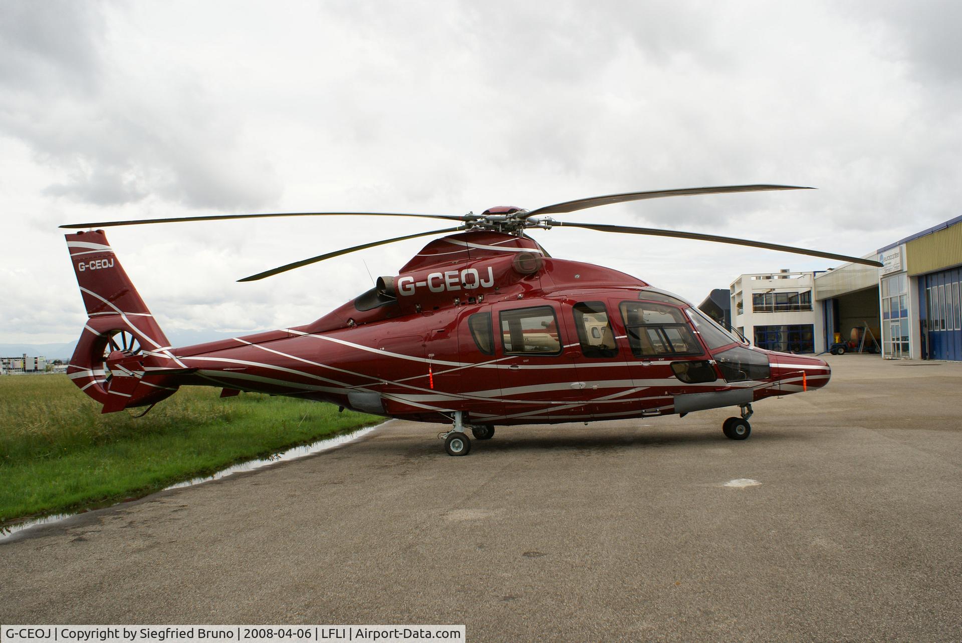 G-CEOJ, 2000 Eurocopter EC-155B C/N 6575, Technical Stop at Annemasse