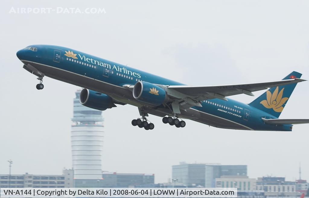 VN-A144, Boeing 777-2K6/ER C/N 33503, VIETNAM AIRLINES -President Nguy?n Minh Tri?t  on board