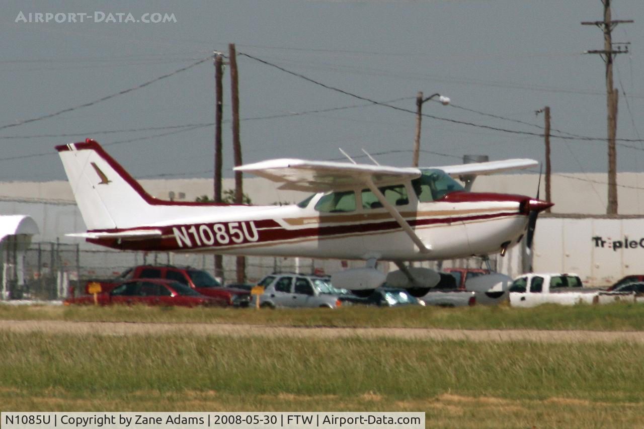 N1085U, 1976 Cessna 172M C/N 17266834, At Meacham Field