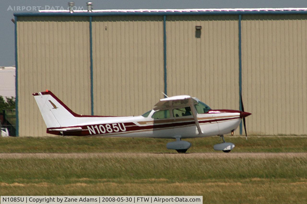 N1085U, 1976 Cessna 172M C/N 17266834, At Meacham Field