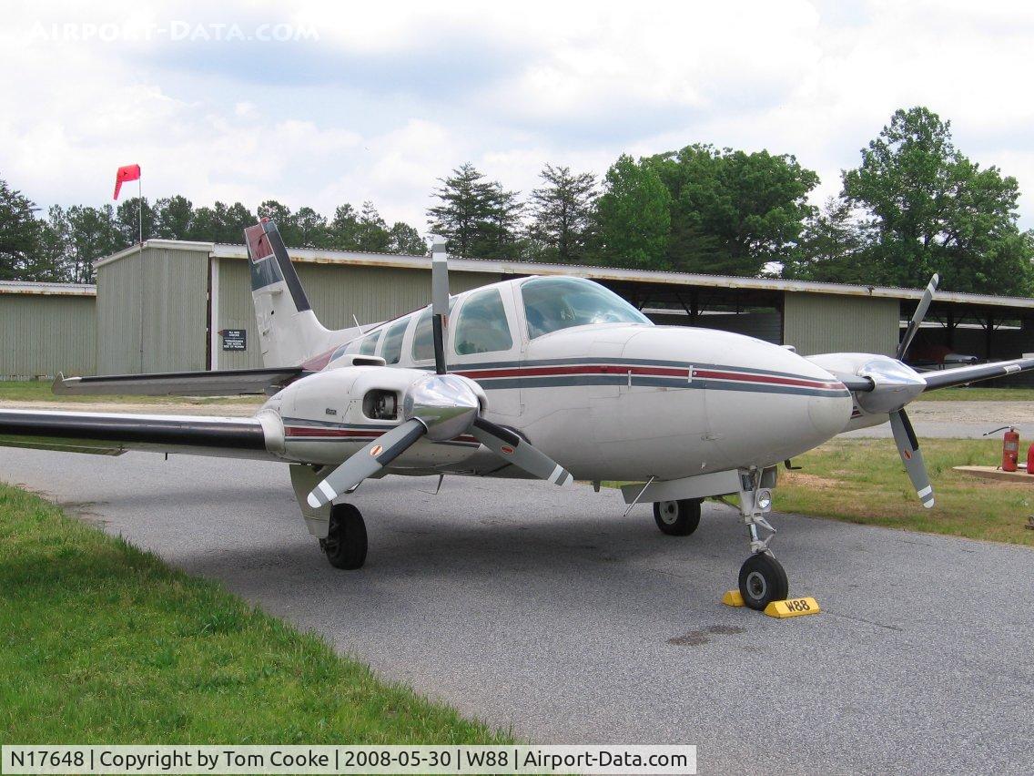N17648, 1977 Beech 58 Baron C/N TH-808, 58 Baron