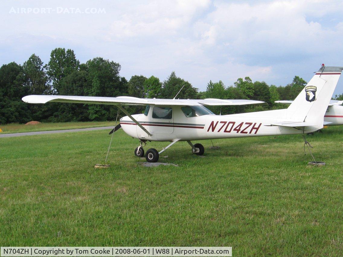 N704ZH, 1976 Cessna 150M C/N 15078999, Cessna 150