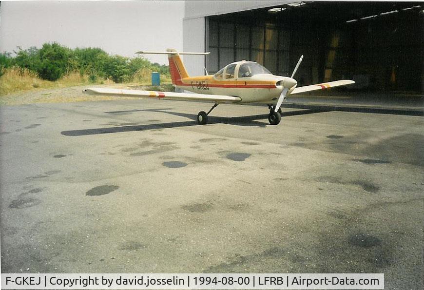F-GKEJ, Piper PA-38-112 Tomahawk Tomahawk C/N 38-82A0077, tomahauk  de l'EPA Brest