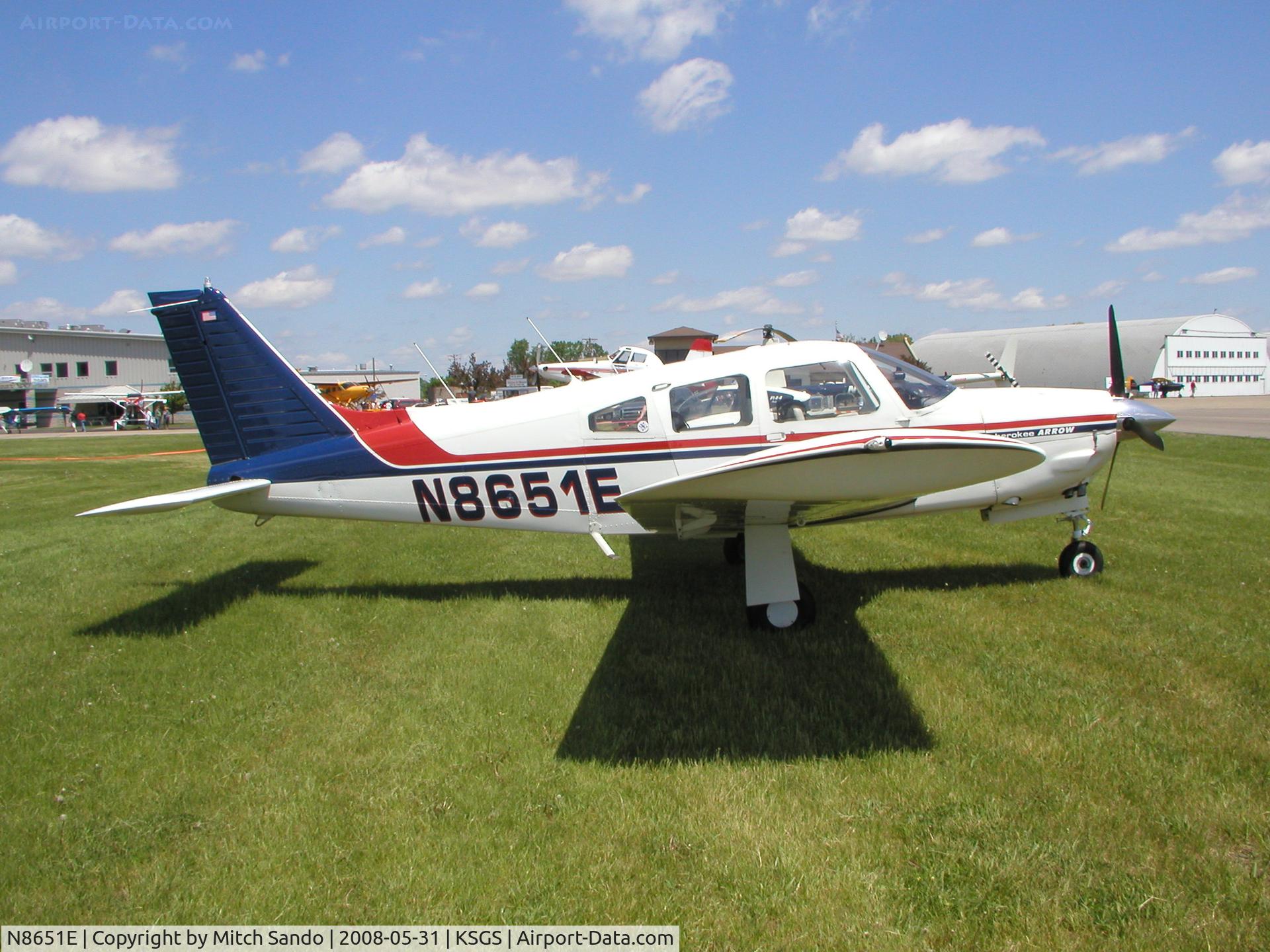 N8651E, 1976 Piper PA-28R-200 Arrow II C/N 28R-7635193, Fleming Field Fly-In 2008.