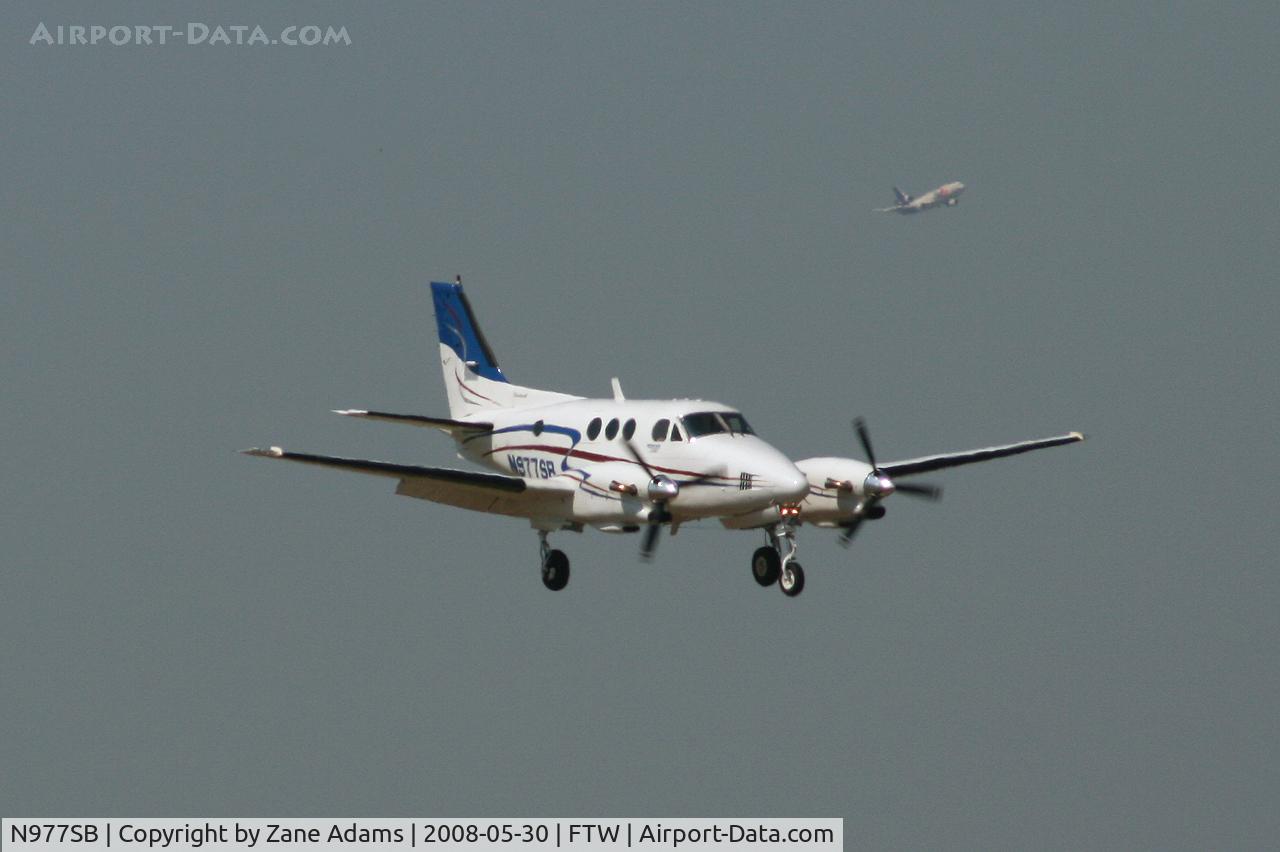 N977SB, 1972 Beech E-90 King Air C/N LW-10, At Meacham Field