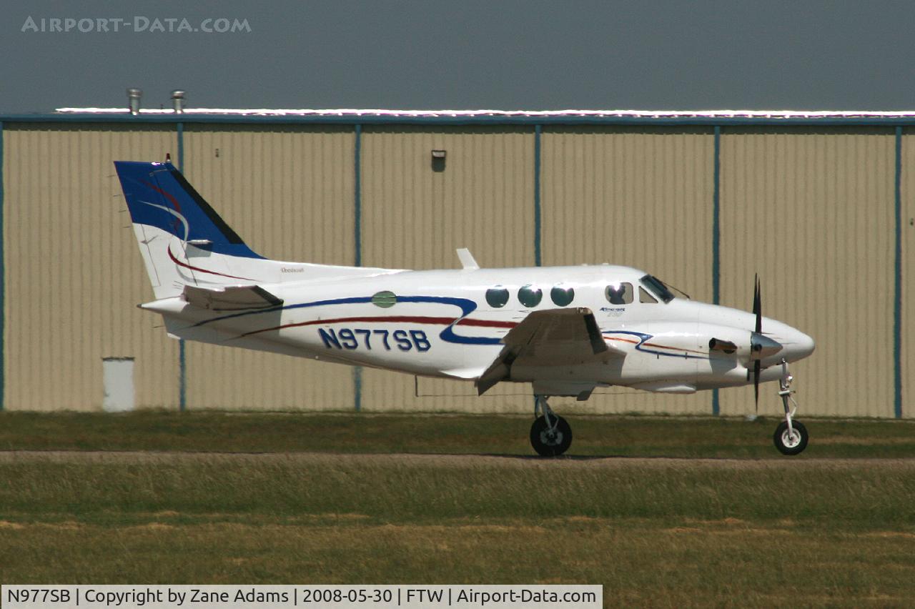 N977SB, 1972 Beech E-90 King Air C/N LW-10, At Meacham Field
