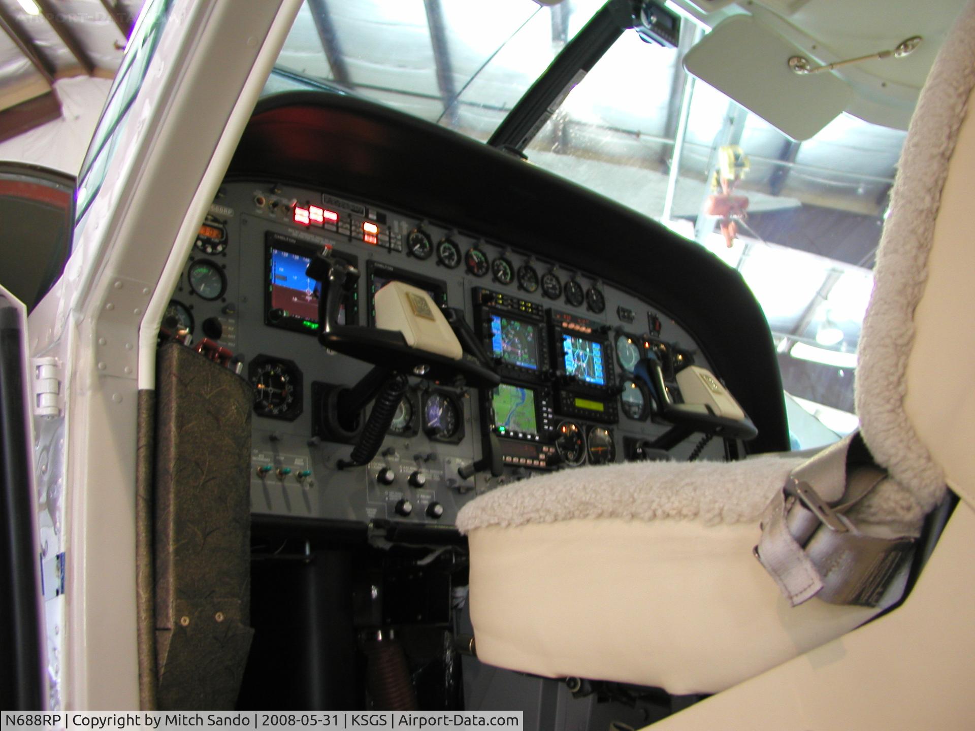 N688RP, 2004 Cessna 208B Grand Caravan C/N 208B1103, Fleming Field Fly-In 2008.