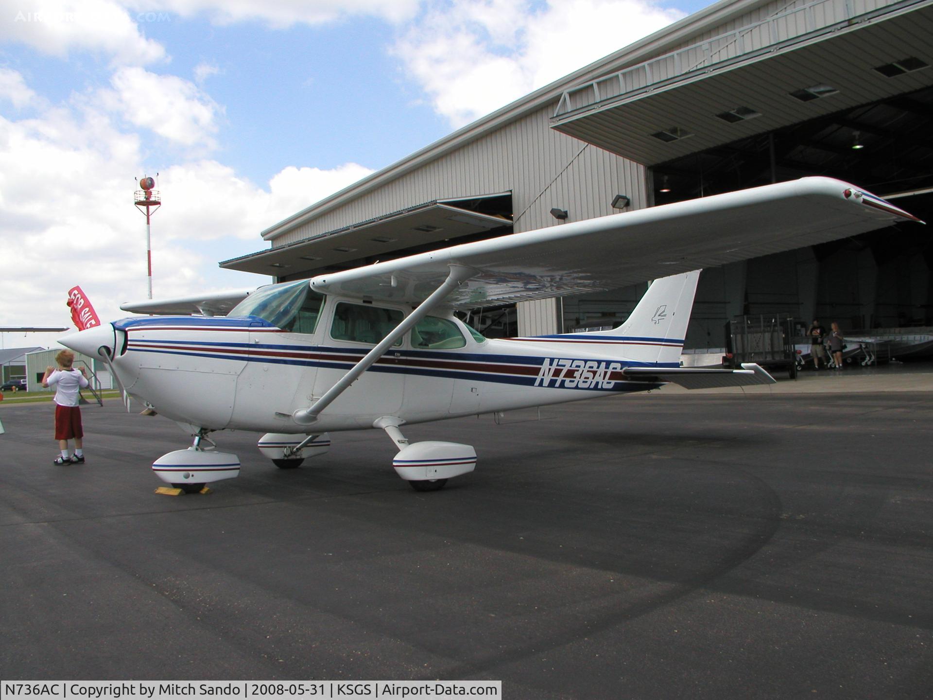 N736AC, 1977 Cessna R172K Hawk XP C/N R1722364, Fleming Field Fly-In 2008.