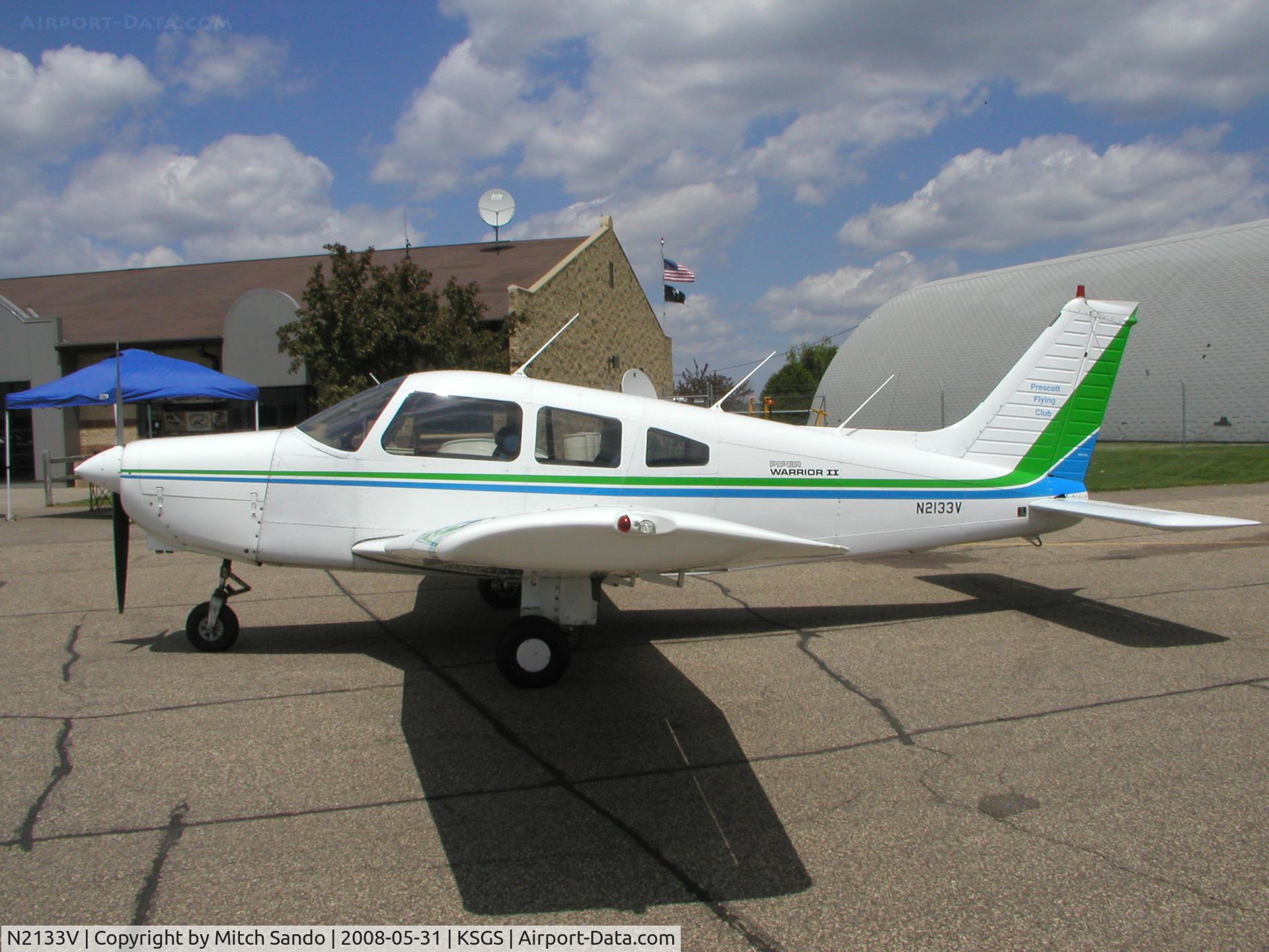 N2133V, 1979 Piper PA-28-161 C/N 28-7916323, Fleming Field Fly-In 2008.