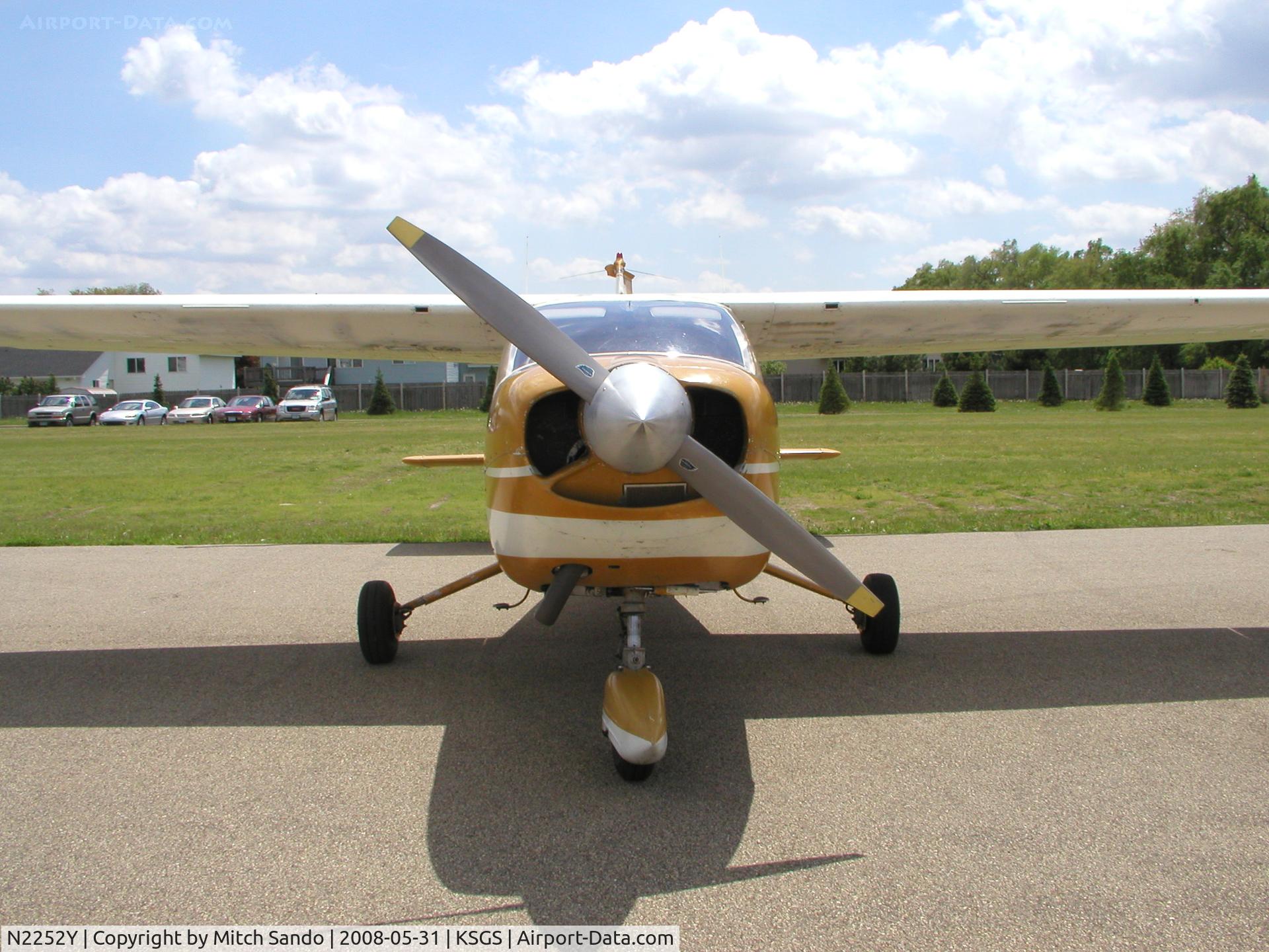 N2252Y, 1967 Cessna 177 Cardinal C/N 17700052, Fleming Field Fly-In 2008.