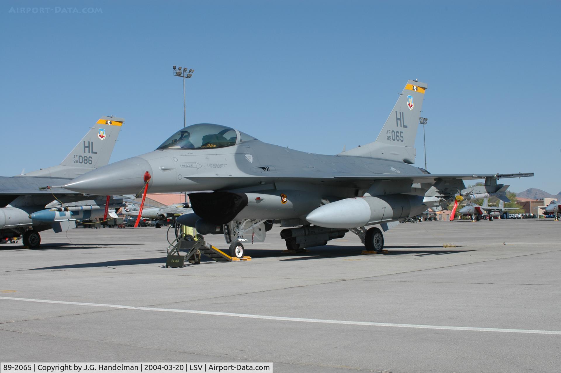 89-2065, General Dynamics F-16CG Night Falcon C/N 1C-218, F-16CG at Nellis AFB NV