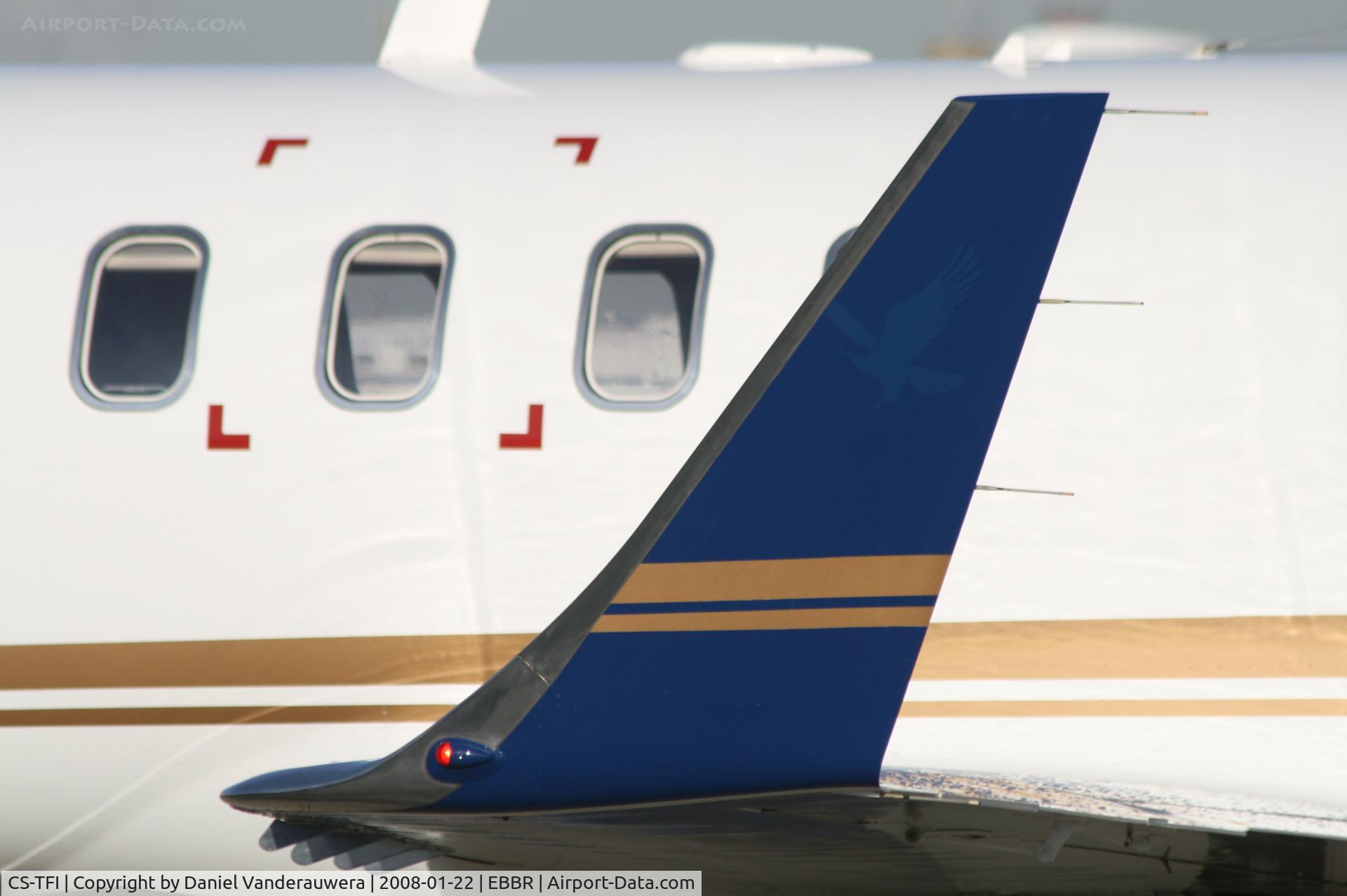 CS-TFI, 1999 Learjet 45 C/N 45-021, left winglet