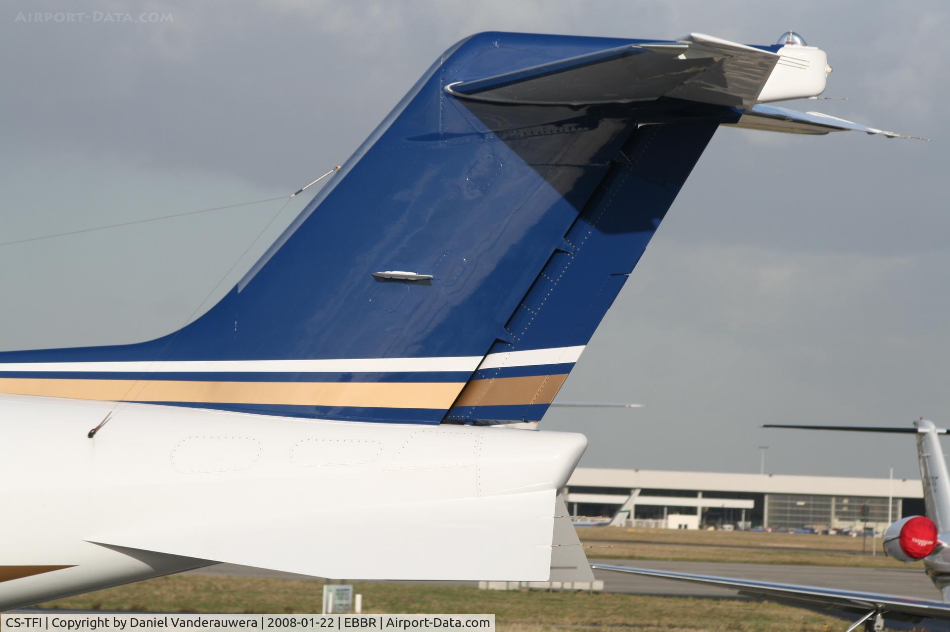 CS-TFI, 1999 Learjet 45 C/N 45-021, tail