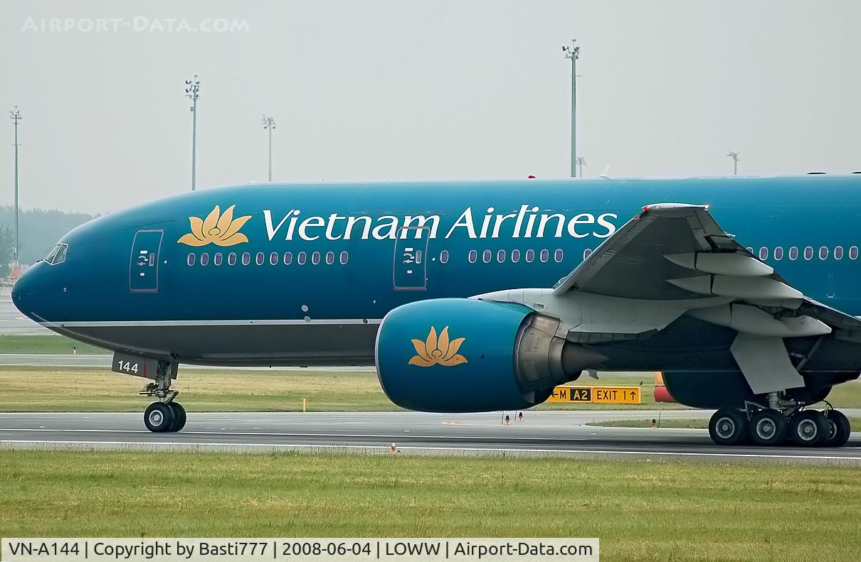 VN-A144, Boeing 777-2K6/ER C/N 33503, Vietnam Airline Boeing 777 in Vienna