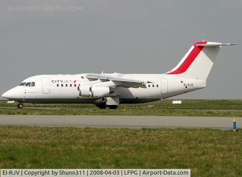 EI-RJV, 2000 British Aerospace Avro 146-RJ85A C/N E2370, Rolling for departure...