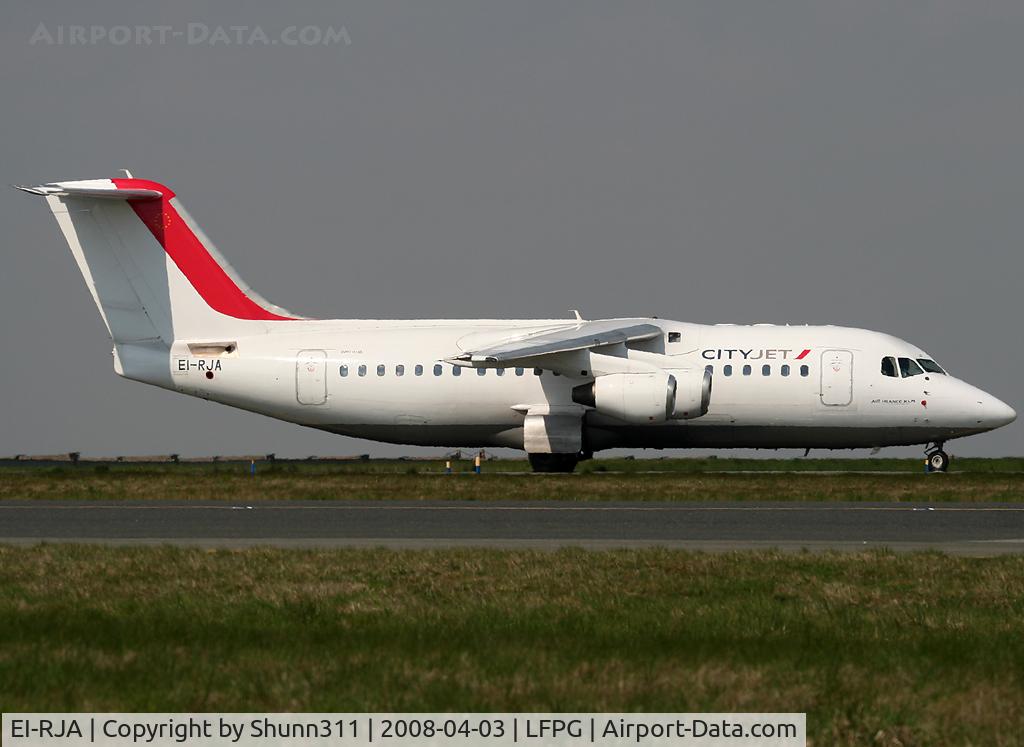 EI-RJA, 1998 British Aerospace Avro 146-RJ85A C/N E2329, Arriving from flight...