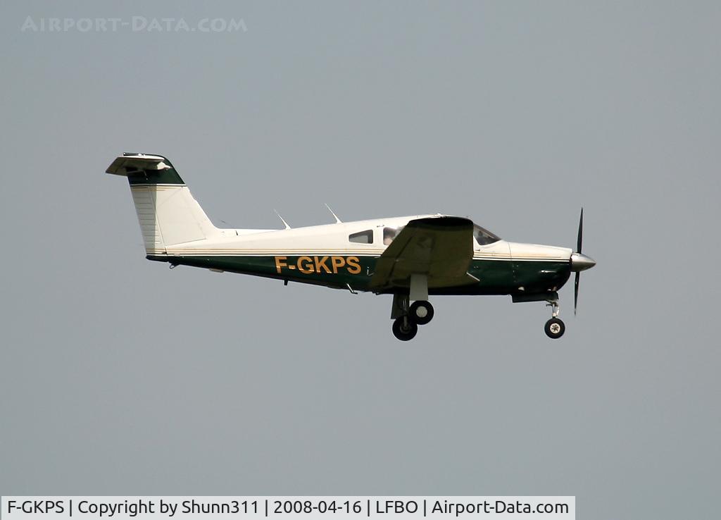 F-GKPS, Piper PA-28RT-201 Arrow IV C/N 28R7918128, Landing rwy 14L