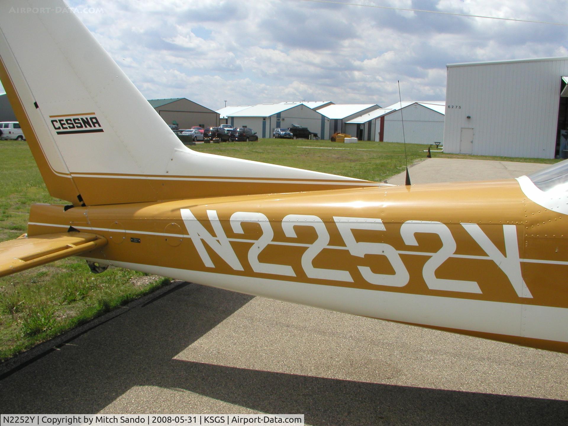 N2252Y, 1967 Cessna 177 Cardinal C/N 17700052, Fleming Field Fly-In 2008.