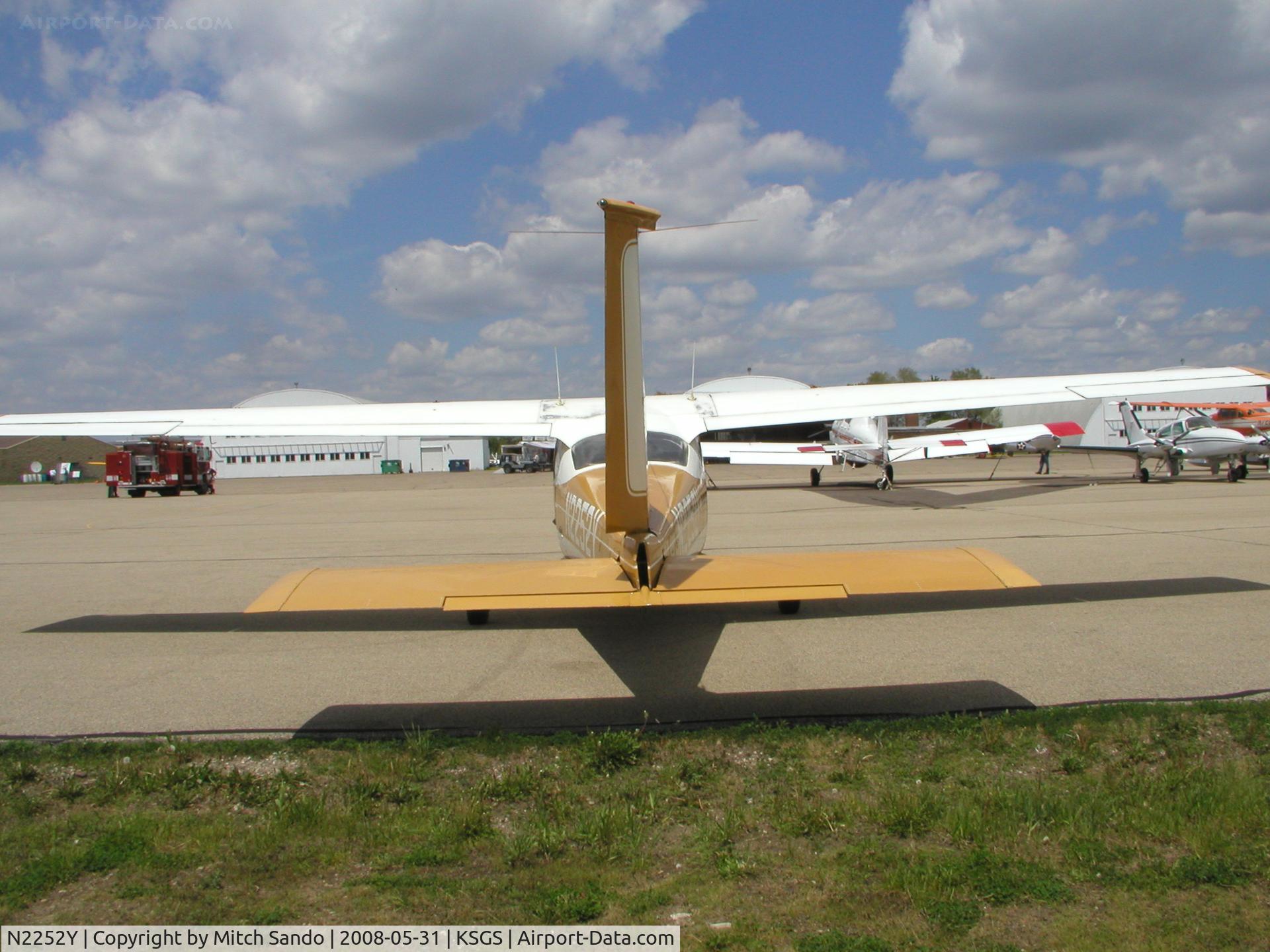 N2252Y, 1967 Cessna 177 Cardinal C/N 17700052, Fleming Field Fly-In 2008.