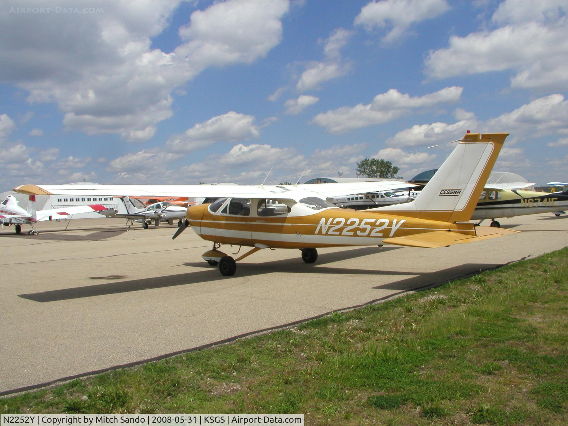 N2252Y, 1967 Cessna 177 Cardinal C/N 17700052, Fleming Field Fly-In 2008.