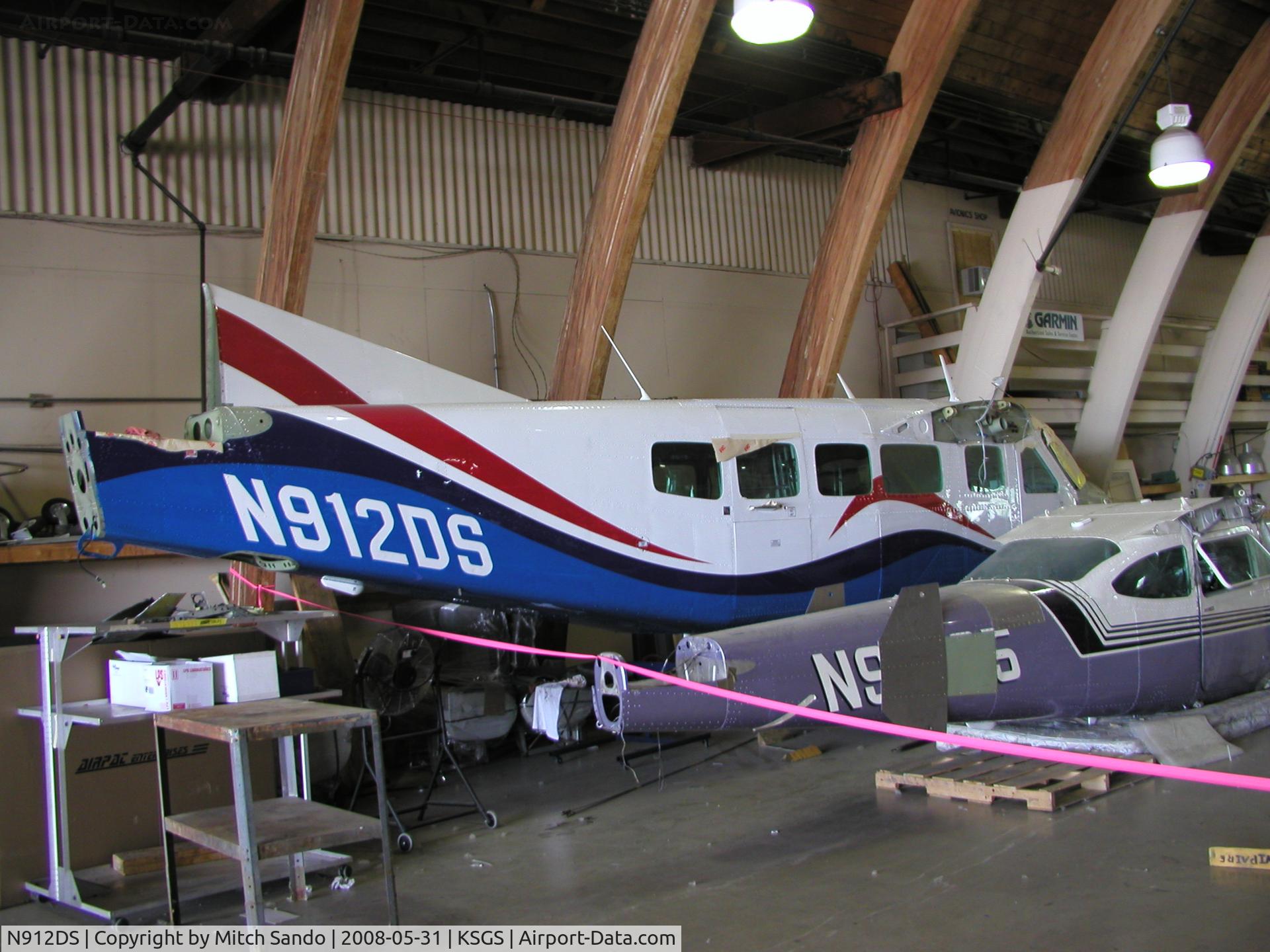 N912DS, Cessna 208 Caravan I C/N 20800361, Fleming Field Fly-In 2008.