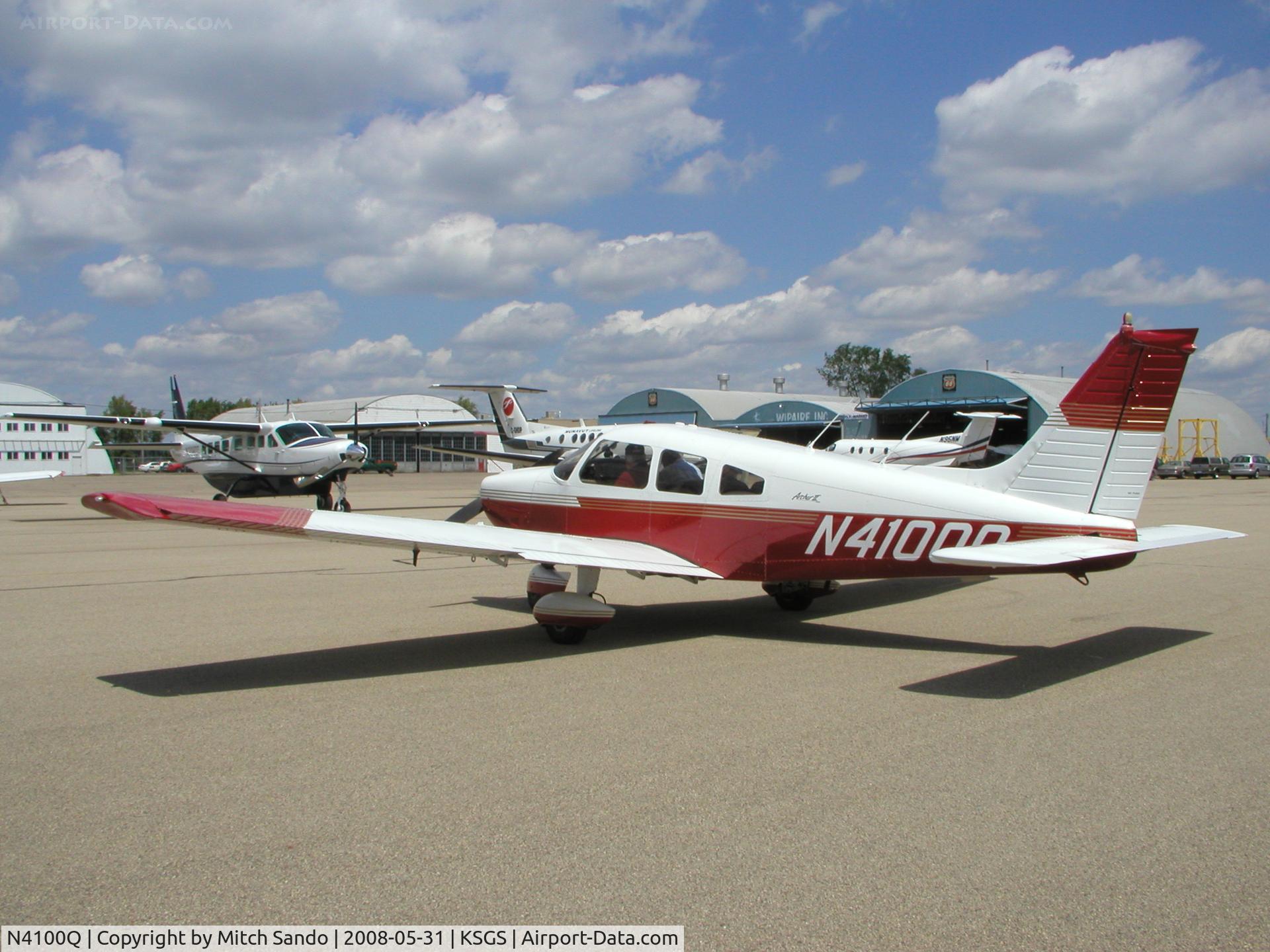 N4100Q, Piper PA-28-181 Archer C/N 28-7790472, Fleming Field Fly-In 2008.