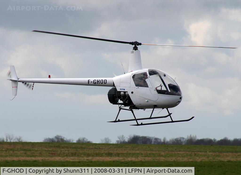 F-GHOD, Robinson R22 Beta C/N 1157, On take off for a new flight...