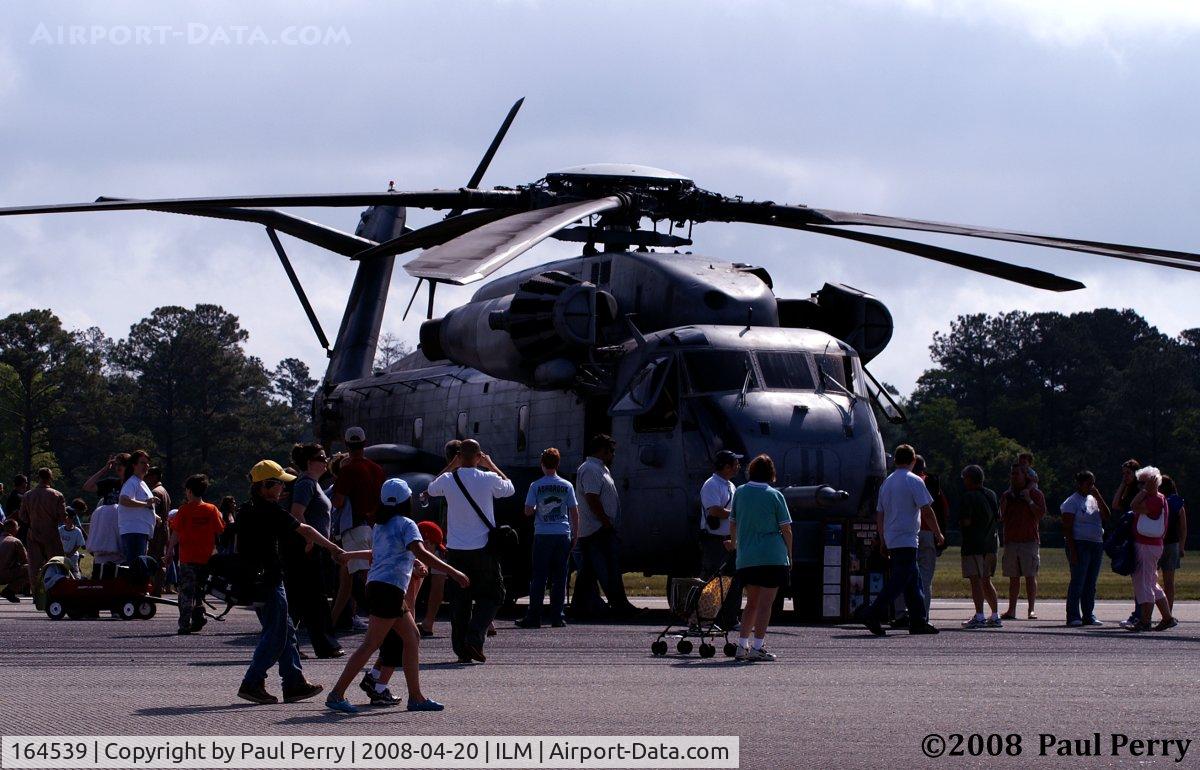 164539, Sikorsky CH-53E Super Stallion C/N 65-591, The spectators lend scale to this massive beauty