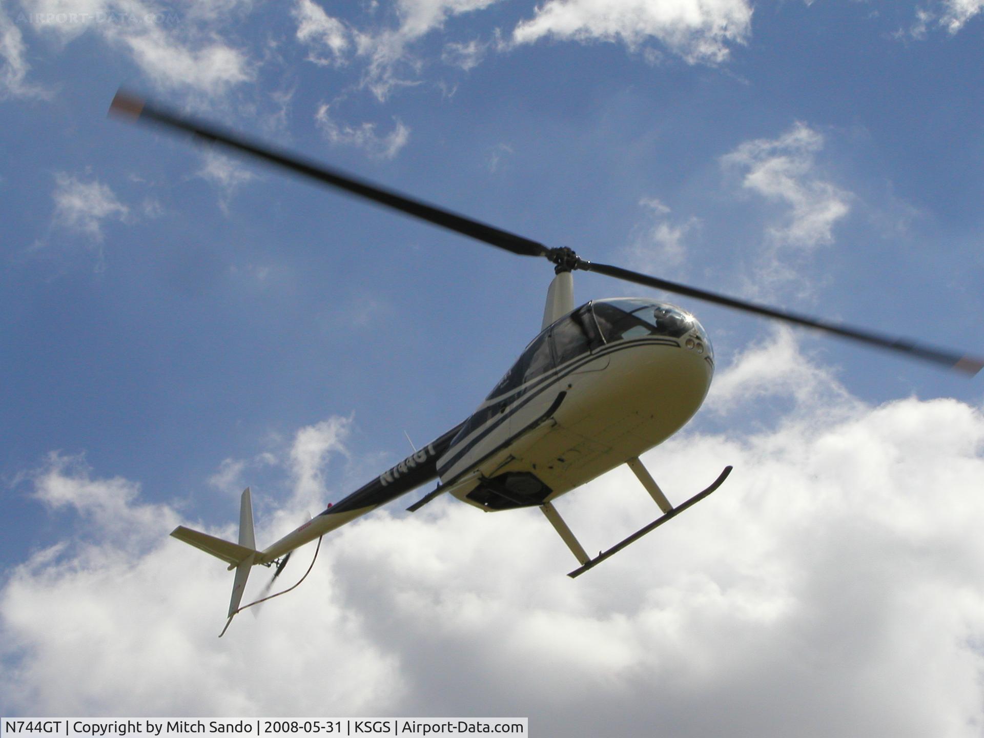 N744GT, 1999 Robinson R44 C/N 0624, Fleming Field Fly-In 2008.