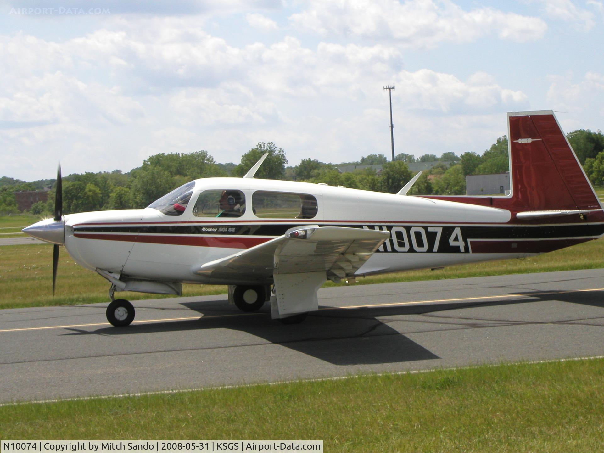 N10074, Mooney M20J 201 C/N 24-3096, Fleming Field Fly-In 2008.