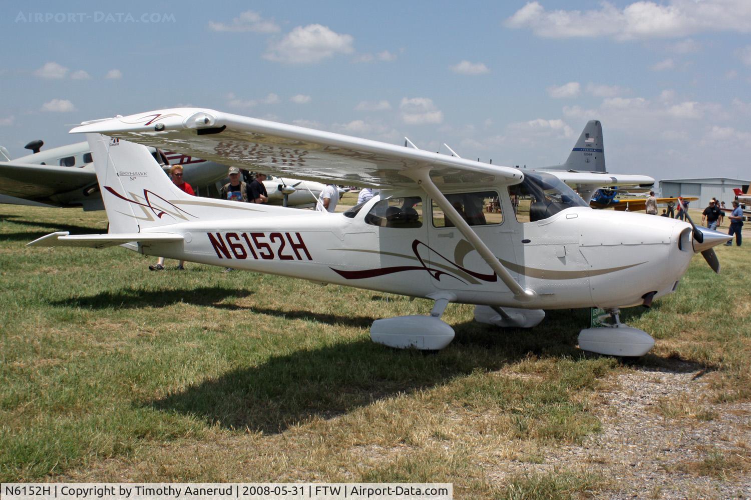 N6152H, 2008 Cessna 172S C/N 172S10691, Cowtown Warbird Roundup 2008, Learn to Fly display!