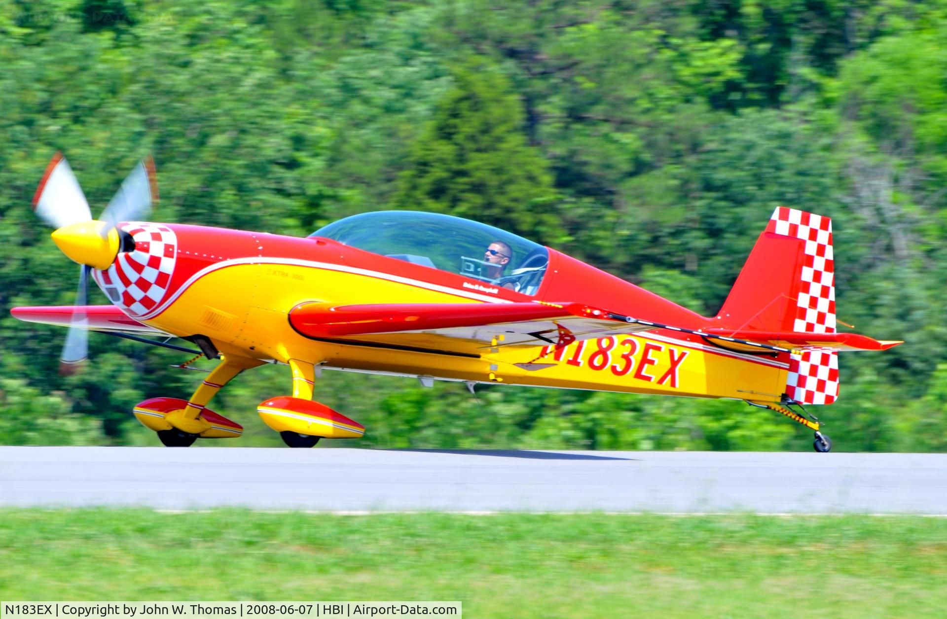 N183EX, 2004 Extra EA-300/L C/N 1183, Arriving runway 21