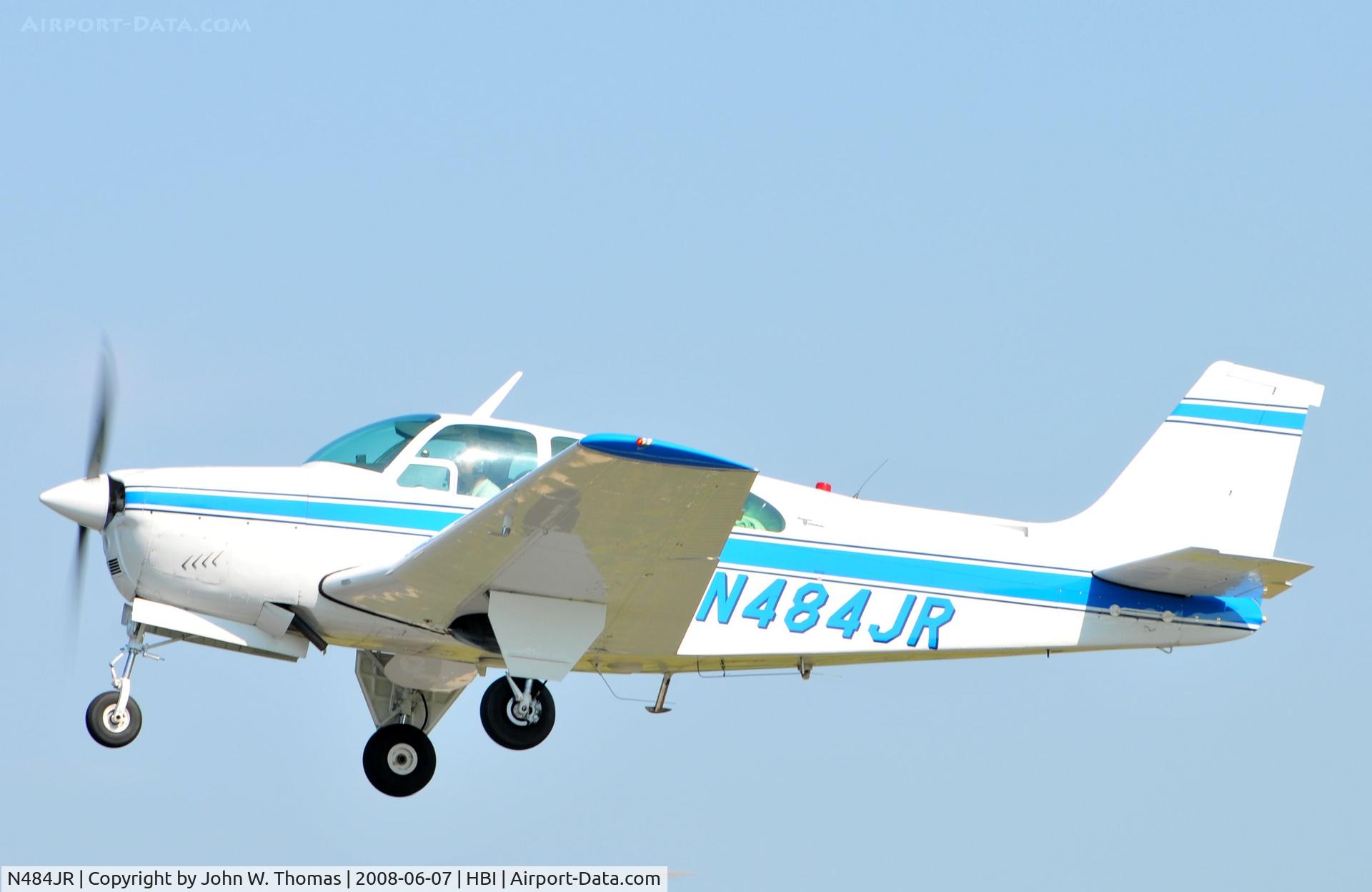 N484JR, 1966 Beech 35-C33A Debonair C/N CE-120, Departing runway 21