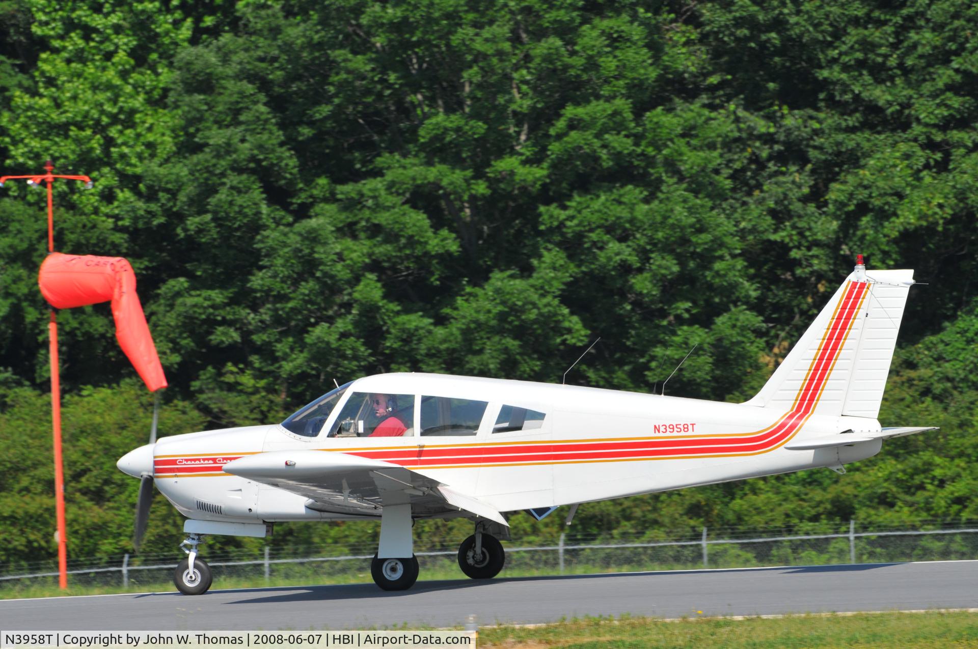 N3958T, 1967 Piper PA-28R-180 Cherokee Arrow C/N 28R-30303, Arriving runway 21