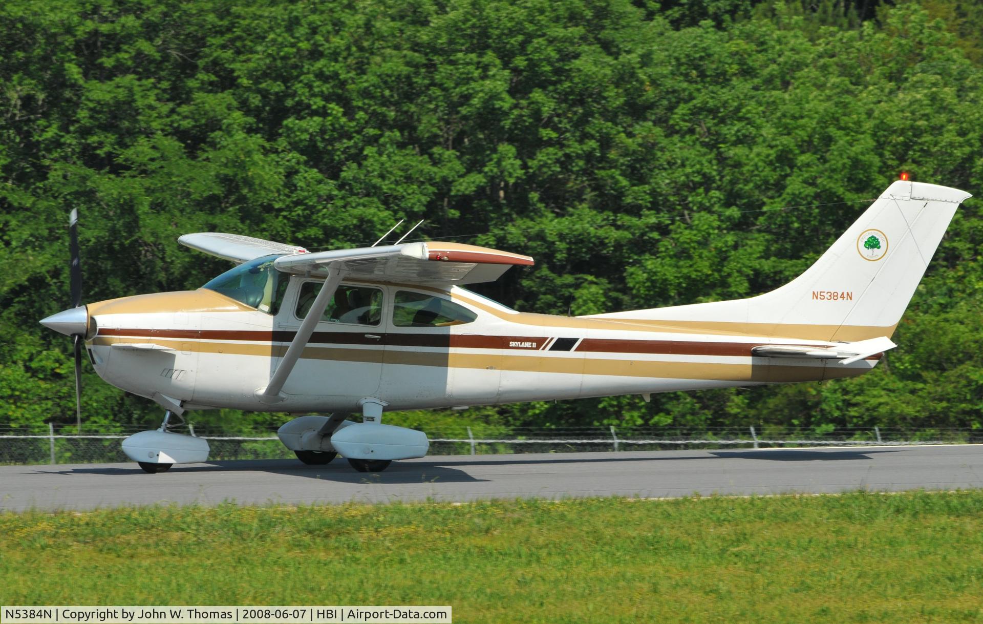 N5384N, Cessna 182Q Skylane C/N 18267679, Arriving runway 21