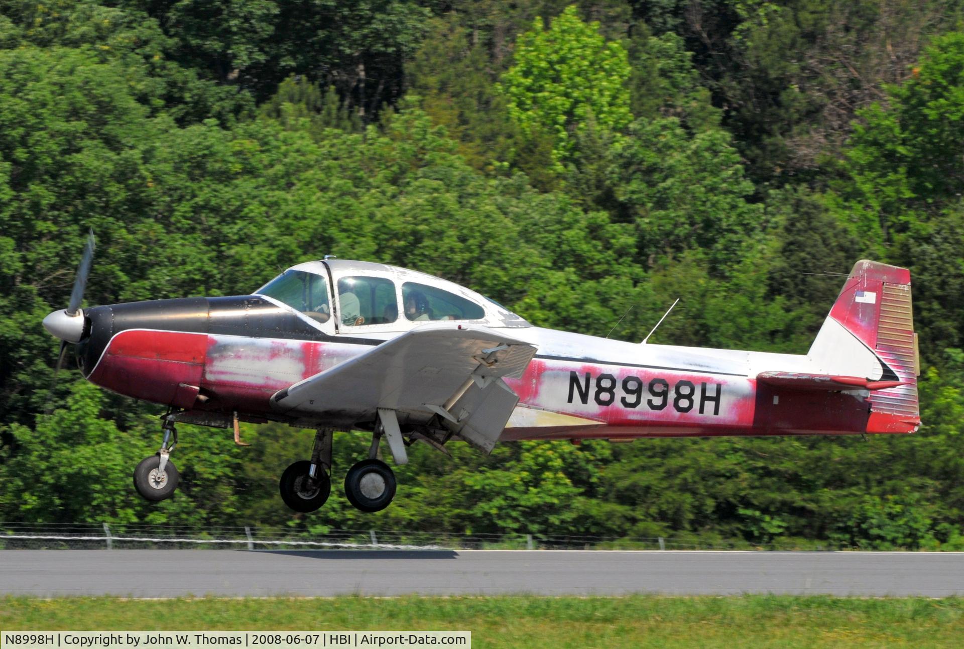 N8998H, 1947 North American Navion C/N NAV-4-998, We have liftoff