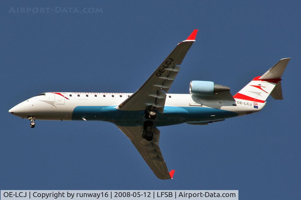OE-LCJ, 1996 Canadair CRJ-200LR (CL-600-2B19) C/N 7142, Tyrolean inbound from Vienna landing on rwy 34
