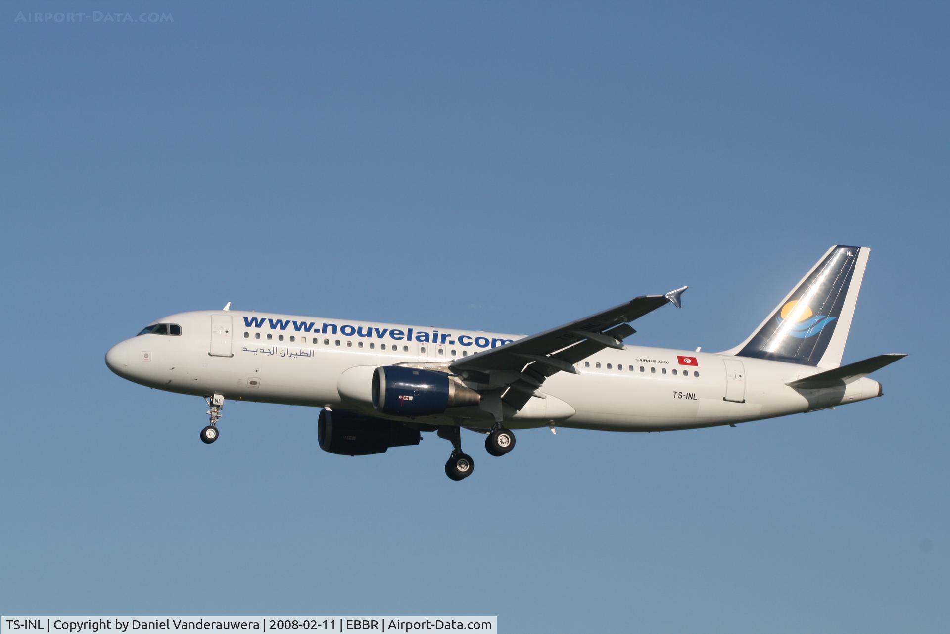 TS-INL, 1993 Airbus A320-211 C/N 400, arrival of flight 8U924 to rwy 25L