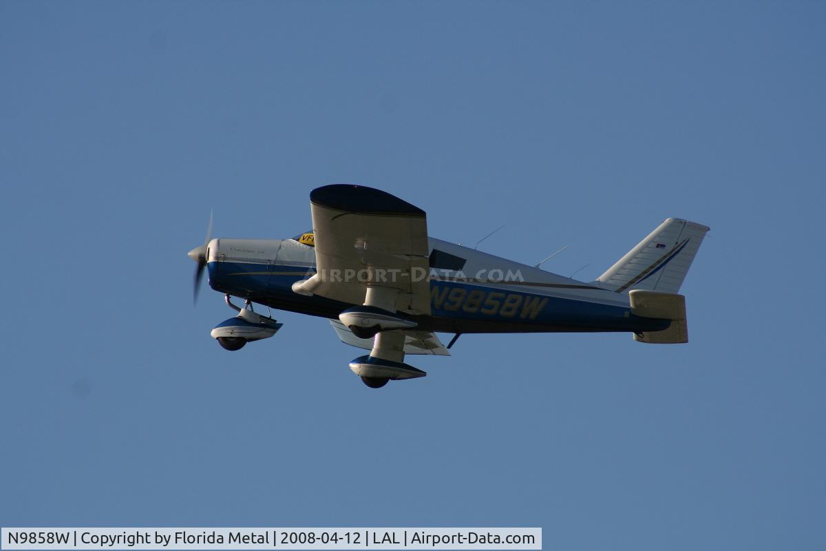 N9858W, 1967 Piper PA-28-140 C/N 28-23372, PA-28-140