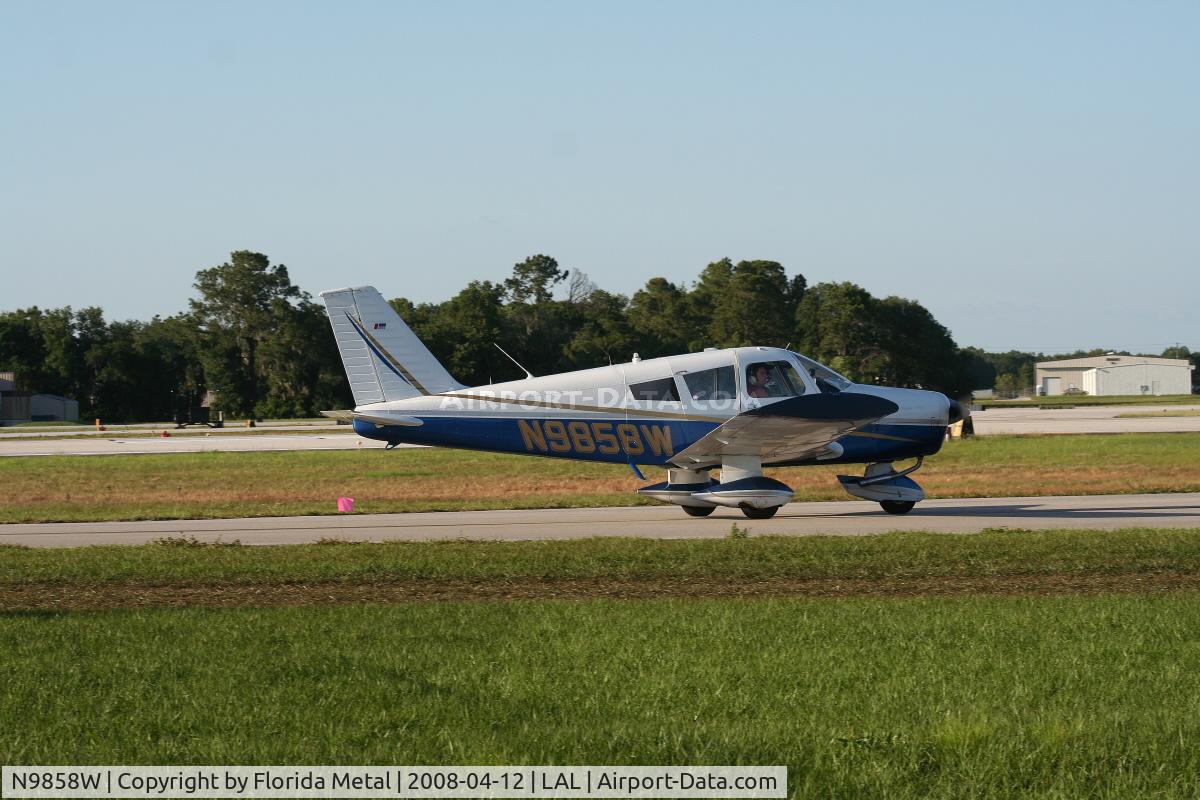 N9858W, 1967 Piper PA-28-140 C/N 28-23372, Piper PA-28-140