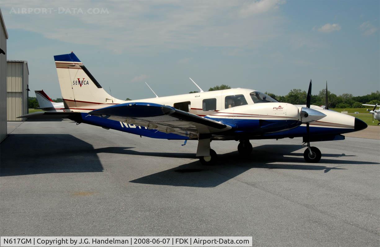 N617GM, 1999 Piper PA-34-220T C/N 3449099, at AOPA Fly In