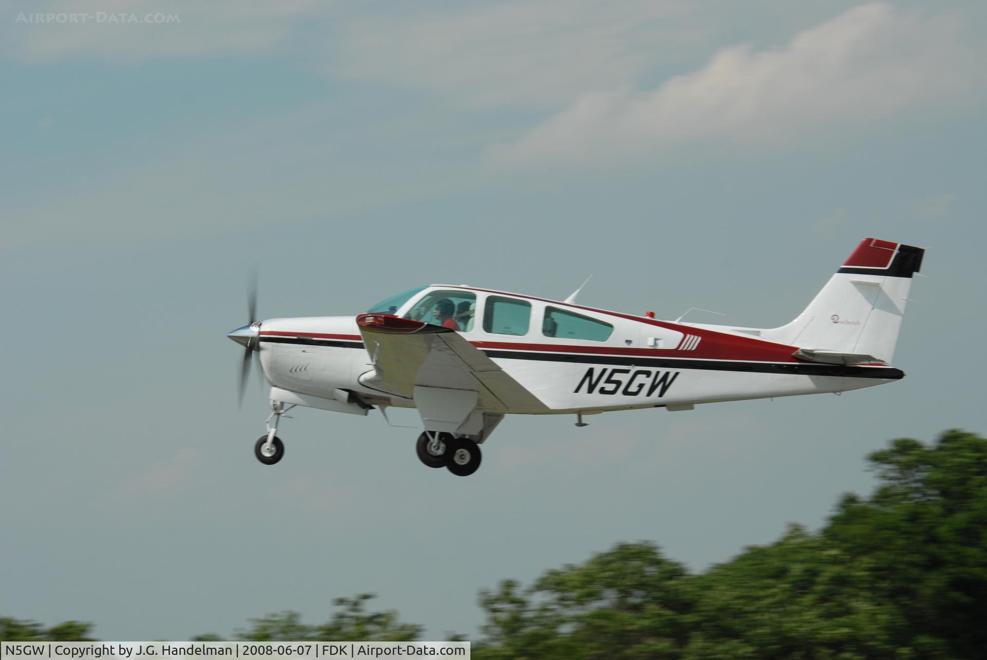N5GW, 1987 Beech F33A Bonanza C/N CE-1197, Take off at FDK AOPA Fly In