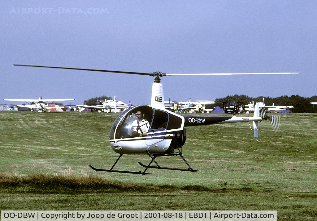OO-DBW, 1995 Robinson R22 Beta C/N 2539, Landing at the Schaffen old timer fly in.