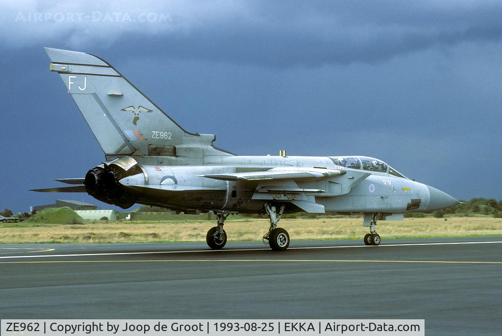 ZE962, 1989 Panavia Tornado F.3 C/N 3372, Against an upcoming thunderstorm the Tornado could be photographed. We had to take shelter shortly afterwards.