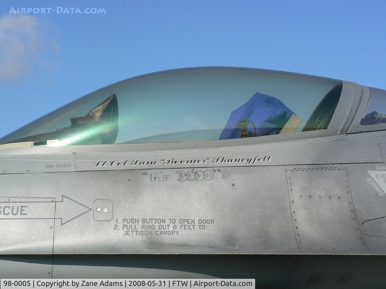 98-0005, 1998 Lockheed Martin F-16C Fighting Falcon C/N CC-216, At Meacham Field - Cowtown Warbird Roundup