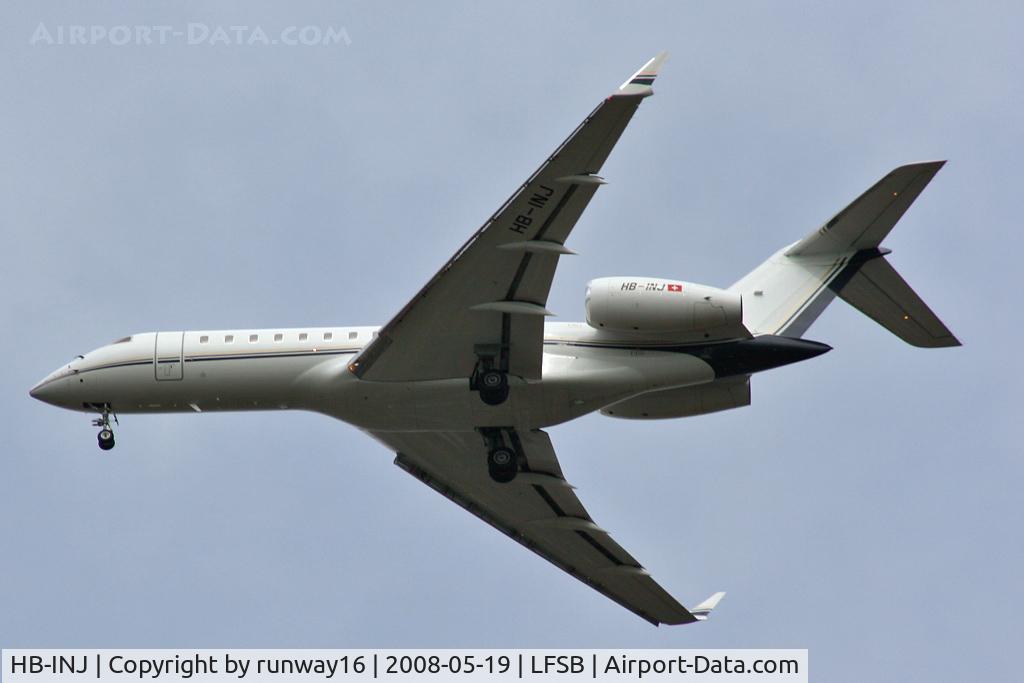 HB-INJ, 2000 Bombardier BD-700-1A10 Global Express C/N 9086, landing on rwy 34